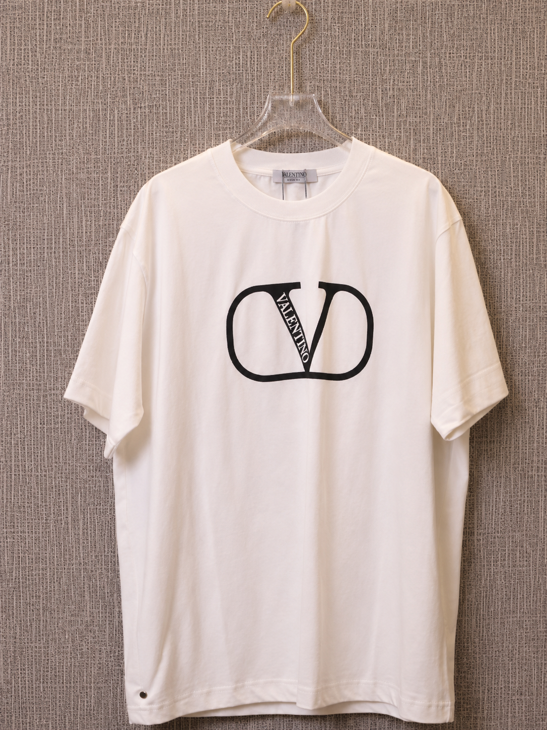 VALENTINO T-SHIRT at VANTO Egypt – product view 1