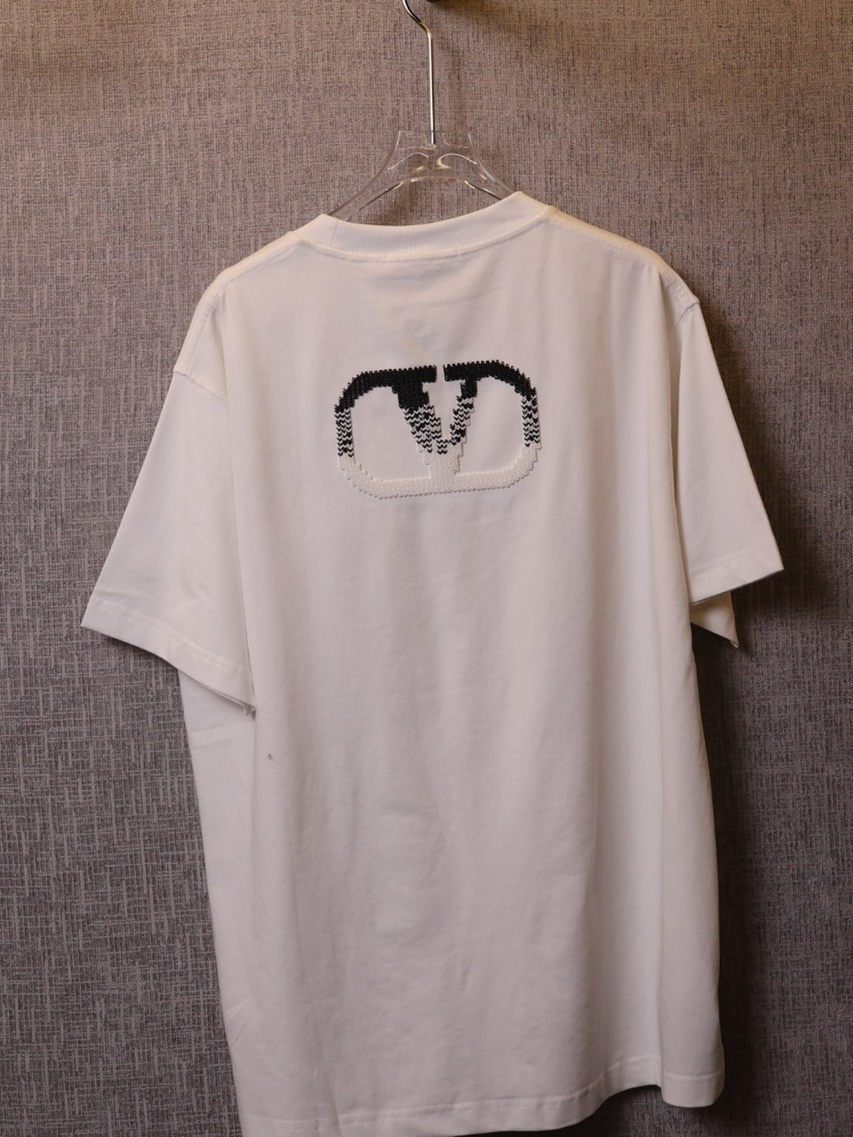 VALENTINO T-SHIRT at VANTO Egypt – product view 2